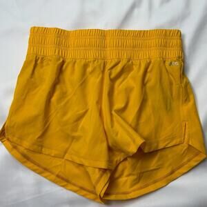 DSG Women’s Size XS High Rise Stride Short University Gold New (Item 80)